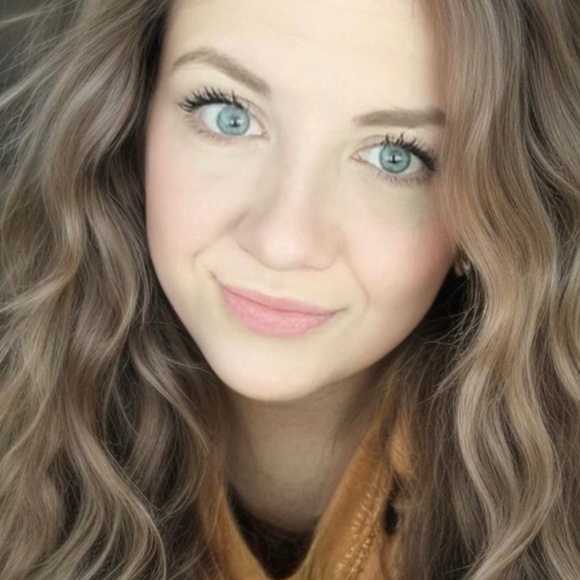 Meet your Posher, Meagan - Picture 1 of 1